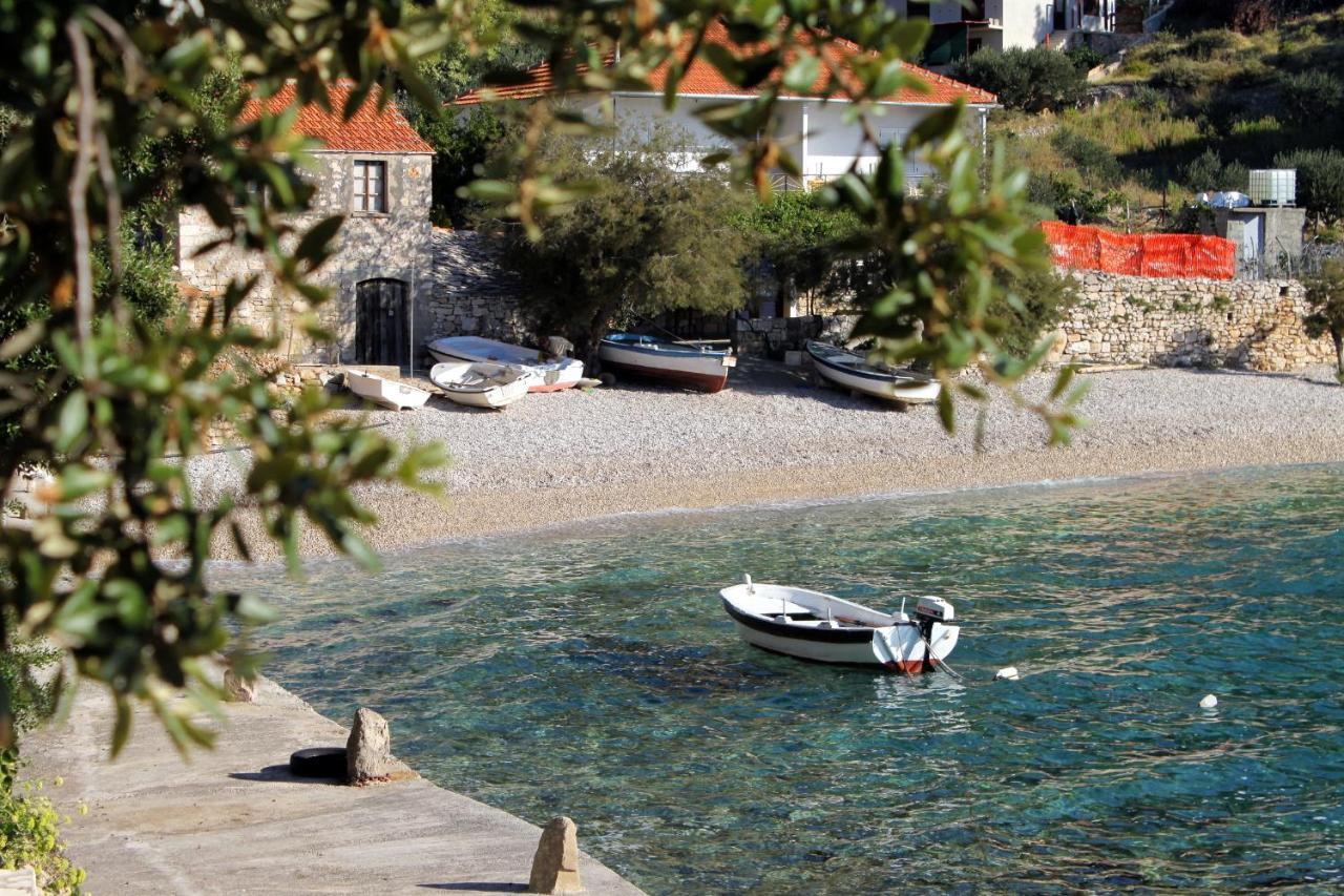 Seaside Secluded Apartments Cove Torac, Hvar - 589 Gdinj Екстериор снимка